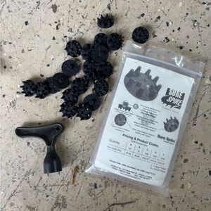 Golf Shoe Replacement Spikes and Replacement Tool